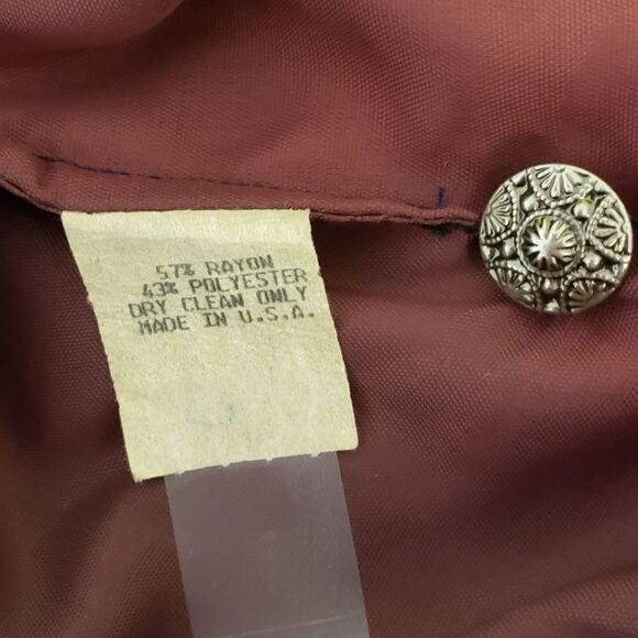 Out Back Red women's button down front vest - Picture 3 of 5